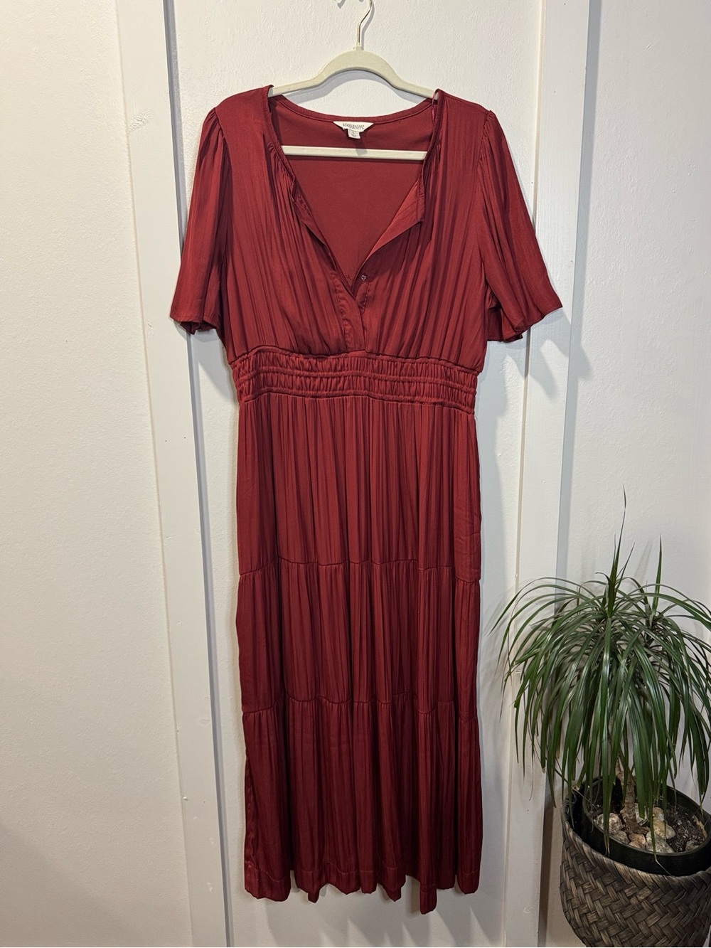 Destination Maternity Rust Maxi Dress Large Silky Flowy Nursing Friendly